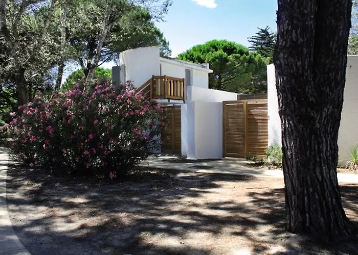 Hotel Belambra Clubs Motte - Presqu'île Du Ponant 4*